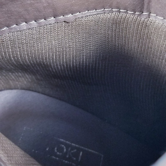 Yoki Replay tan ankle booties! - Picture 5 of 5